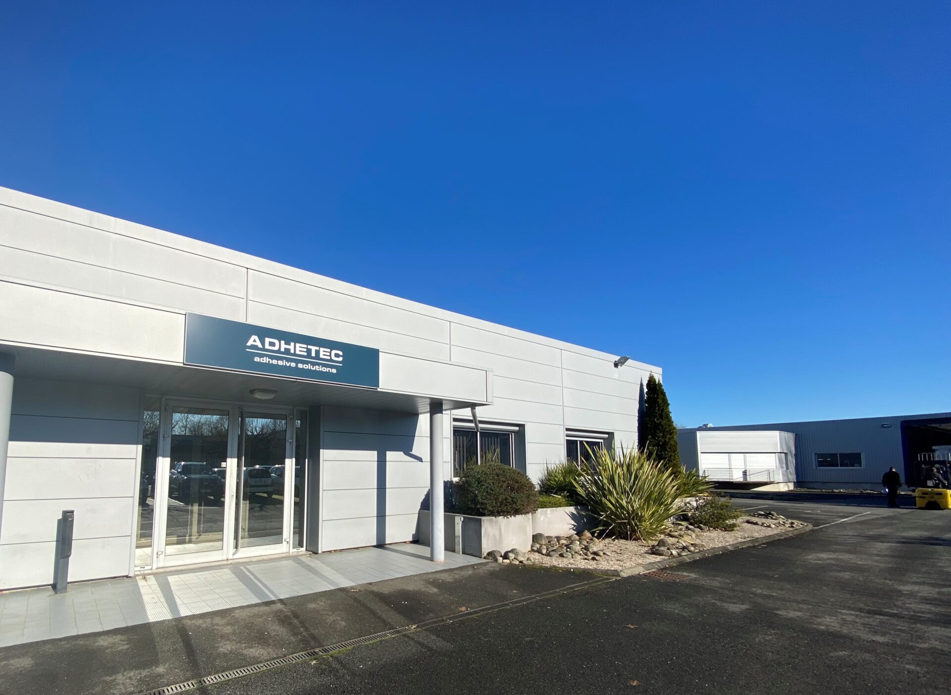 adhetec-facility